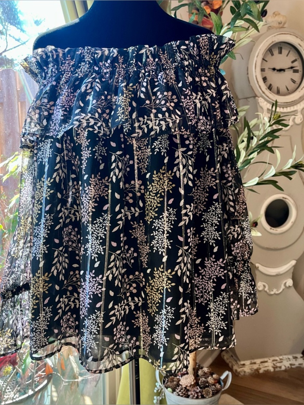 LOFT Black Metallic Floral Ruffle Off-the-Shoulder Blouse Med EUC